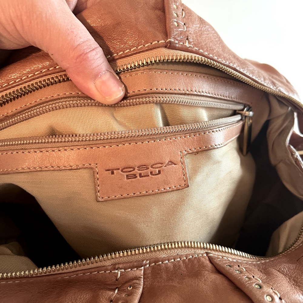 Leather shoulder bag